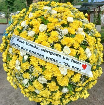 64 -COROA DE FLORES TONS AMARELO E ROSAS BRANCAS - LUXO